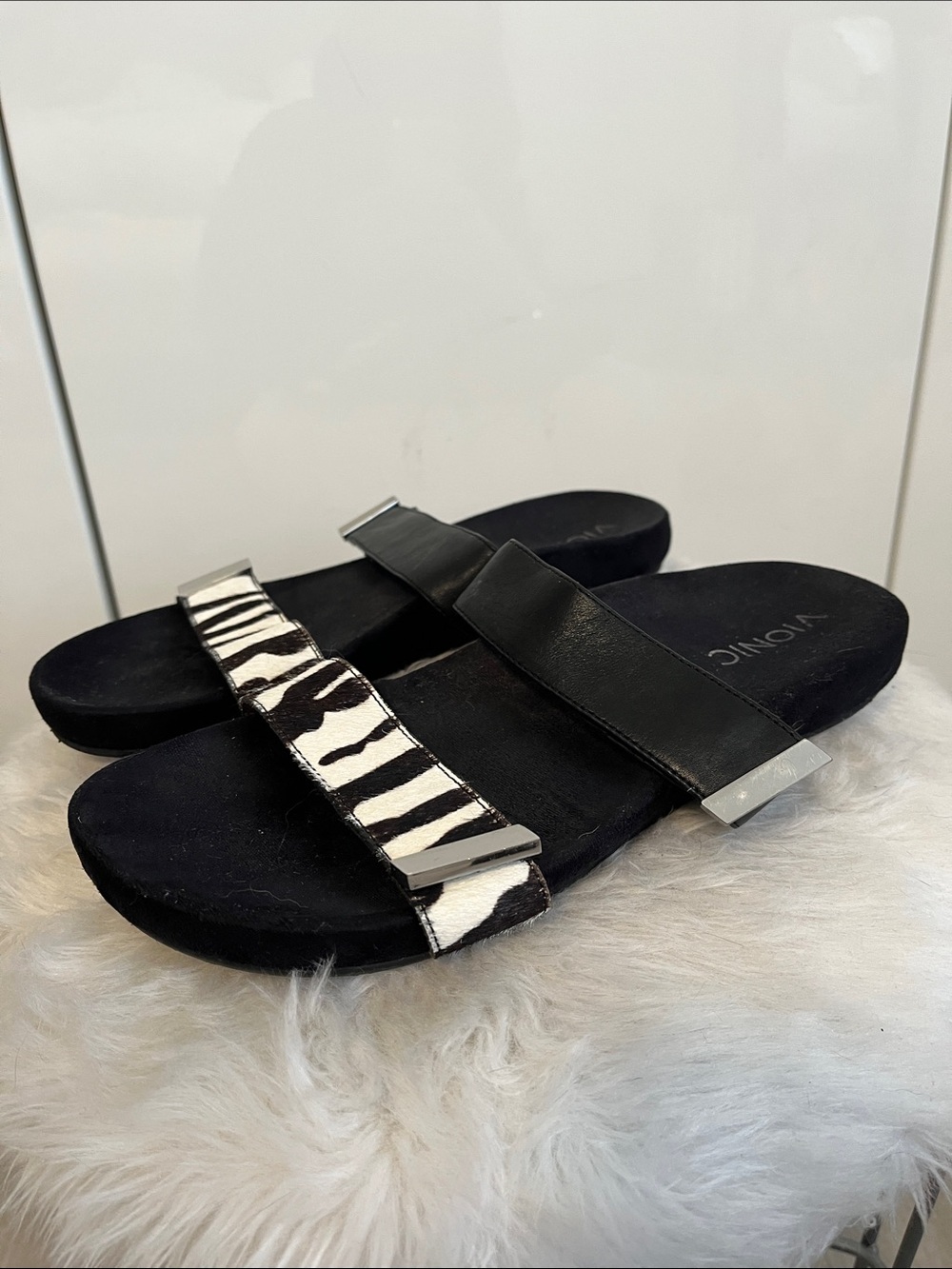 VIONIC Grace Jura Orthopedic Slide Sandals Black Zebra Print, Size 8
